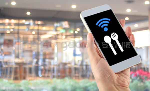 手持智能手机，Wi-Fi赋能彩色博克餐厅 食品与互联网的融合新体验